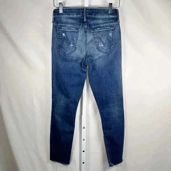 Mother Looker Ankle Chew Size 25 Jeans Denim Distressed Blue - Picture 3 of 9